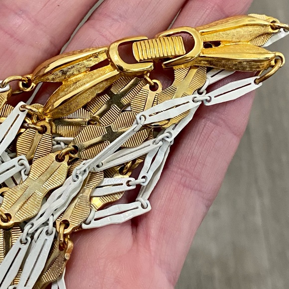 3/22 Vintage Tortolani Gold & White Layered Necklace - Picture 7 of 8